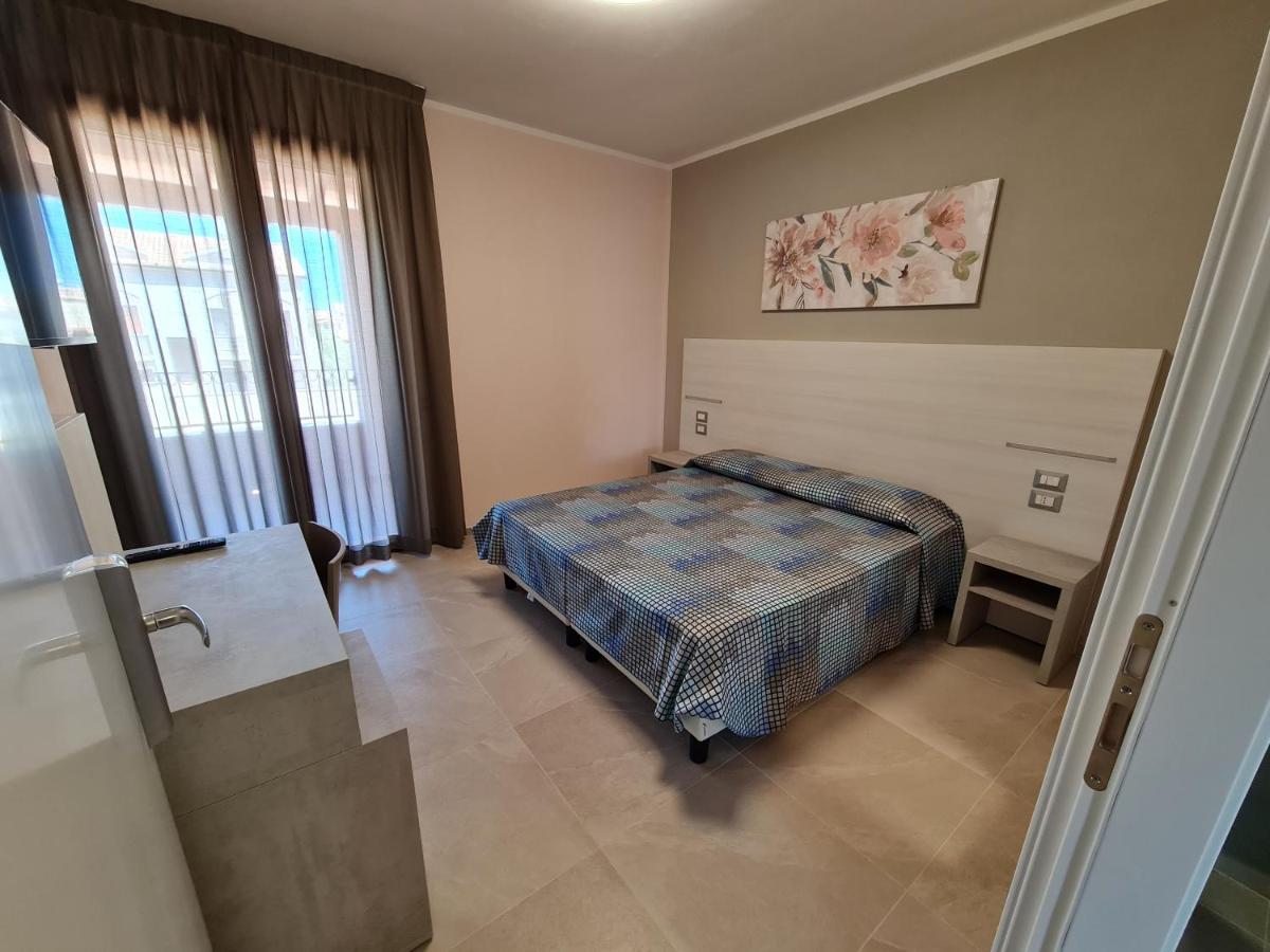 Il Risveglio Di Pula Domo Hotel Bagian luar foto