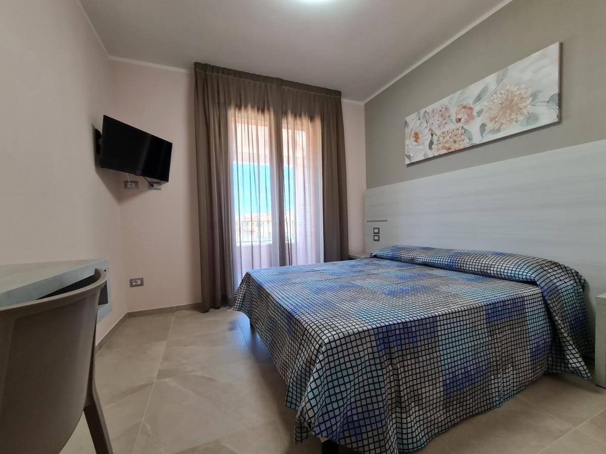 Il Risveglio Di Pula Domo Hotel Bagian luar foto
