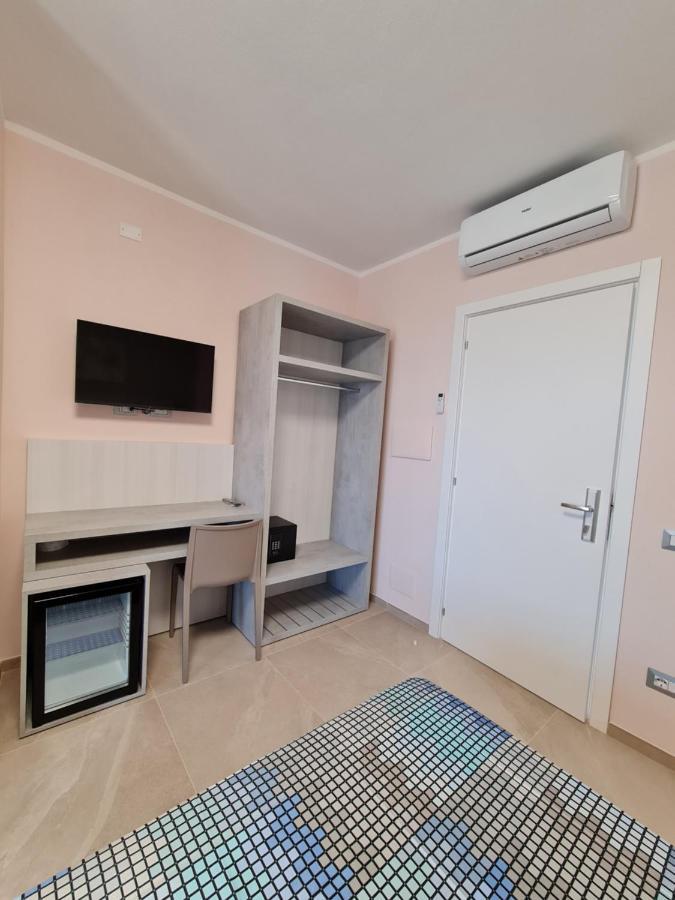 Il Risveglio Di Pula Domo Hotel Bagian luar foto